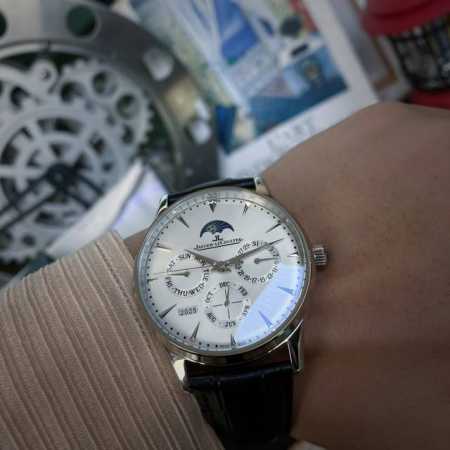 白 金 积家万年历来袭！！！Jaeger Lecoultre Master Ultra Thin Moon积家超薄多功能月相大师系列腕表,秉持了积家的一贯传统， - 点击图像关闭