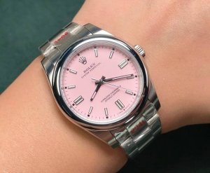 720强势爆款七彩糖果 劳力士Rolex Oyster Perpetual蚝式恒动官方同步124300型号完美打造原装细节，采用316L精钢表壳，原装同步壳形、