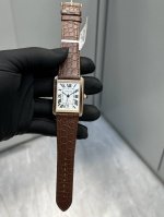 卡地亚 坦克系列 男款31Mmx40.85Mm真鳄鱼皮表带 机械版本 蓝宝石镜面所有零件可与互换 同步