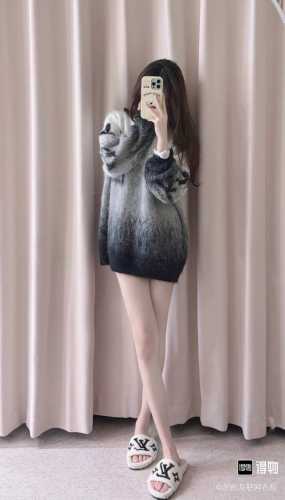 Ht超级陶瓷 香奈儿J12系列33Mm钢后盖腕表，采用与原版一致的高密度钢化陶瓷材质铸造而成，质地轻 抗磨损 不过敏 永不褪色，温润如玉的外观颜色无限接近原版
