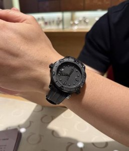 帅气黑武士 唯一用帅形容的一块表#欧米茄黑武士 #送男友礼物 #无锡欧米茄 #成功男士的标配 #全黑表盘 #海马300