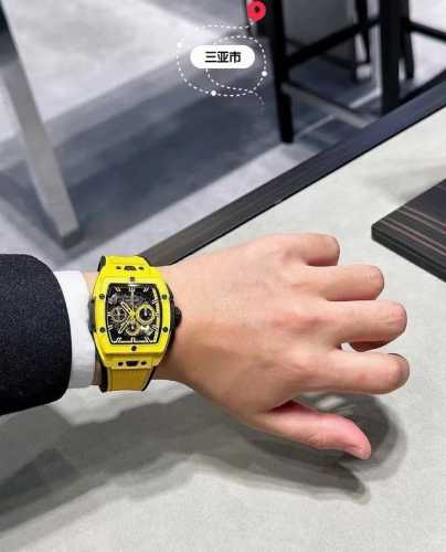 Hb 宇舶 Hublot-全新彩色“陶瓷工艺” 灵魂Big Bang系列 Hb1 以赛车为灵感，推出全新Spirit Of Big Bang限量腕！腕表结合Sp
