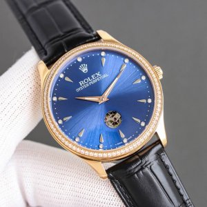 金银同价： 最新首发 销冠王 劳力士 Rolex 精致之作，尽享奢华！ 类型：精致款男士腕表 更卓越 最佳设计 表带：真牛皮表带 更舒适 真男人佩戴 机芯：超顶
