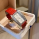 伯爵-PIAGET G0A33091女士腕表，水桶形的表壳别具一格，独特的绢布表带搭配原版针扣，完美结合，尽显奢华时尚气质。原装瑞士机芯，316L精钢表壳，尺寸