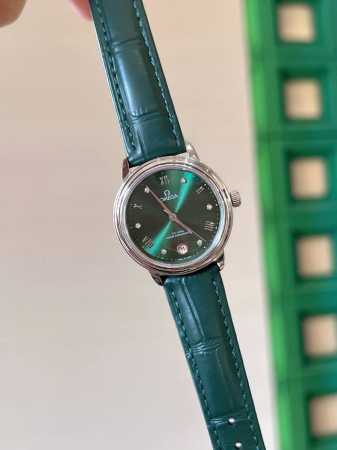 玫金 .钻+20 OMEGA欧米茄碟飞系列27mm32mm女士石英腕表！吸引了众多忠实支持者。此系列表款风格简约，外观雅致华美，彰显着引人瞩目的隽永美感低调朴实 - 点击图像关闭