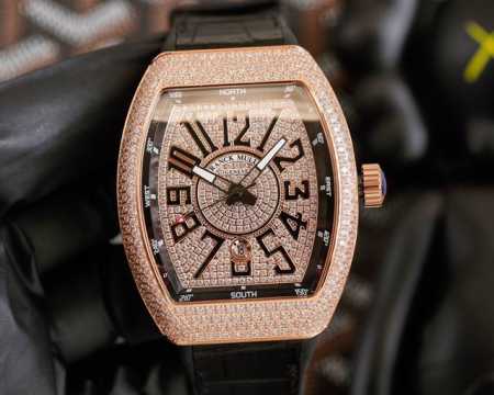 法兰克 穆勒 Franck Muller V45 Sc Dt系列54*42*15Mm 全自动机械机芯 蓝光镀膜玻璃 牛皮表带底部橡胶 折叠扣 糅合运动设计风格 - 点击图像关闭