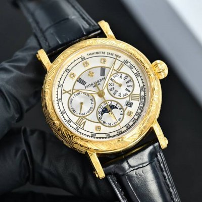 百达翡丽 Patek Philippe 复杂功能系列-纯手工-雕花腕表-惊艳登场，42毫米的表径适配大众男性手寸，非常商务可亦休闲。整表表壳手工雕刻花纹，视觉冲