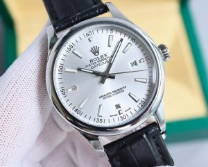 白壳 金壳 店家爆款主推 劳力士 Rolex 升级版本 男士腕表 采用独特的表盘设计 搭配五金装饰钉的3D立体感，整体效果更显高档奢华的劳力士， 初识劳力士必憧