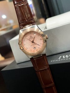 白 金 钻20 机械70 新款第五代星座女款29Mm完美之作到货啦！石英机械都有！皮带和钢带可选！星座系列最新腕表]集经典传承与现代美学于一身，上手效果非常闪亮