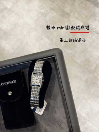 钢带光圈 钻圈 #配绒布袋 爱了爱了 迷你 戴卓小方格 到货啦 小巧而精致的表壳 纯粹柔和的线条 这一定是你首饰手表柜中不可或缺的一枚mini新宠 尺寸 2 2 - 点击图像关闭