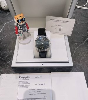 柏涛菲诺 红60万国Iw356502柏涛菲诺 1.外观设计: -表径:40 毫米，表壳厚度为9.2 毫米，尺寸适中，适合多数男士的手腕，无论是正装还是休闲场合佩