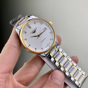 浪琴名匠系列，最好的名匠 ，搭载Eta28242892机芯，316L精钢，蓝宝石镜面，精钢表带进口头层小牛皮，表盘立体油压纹与一致，自动陀斜纹处理，令手表更完美