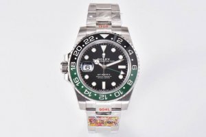 劳力士格林尼治 Gmt-Master Ii 是劳力士最热卖的表款之一 搭配陶瓷圈口铂金字体 进口9015一体机机械机芯质量稳定可靠 直径40Mm 原装开发