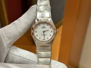 欧米茄星座系列 女款进口瑞士石英机芯 316L间金精钢材质
