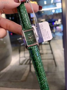 皮带 钢带 独家实拍，认准品质与细节 新款上市 浪琴表黛绰维纳系列石英女士腕表，意式生活邂后现代优雅，精致优雅知性，高端配置，搭配进口石英机芯，拱形玻璃镜面，精