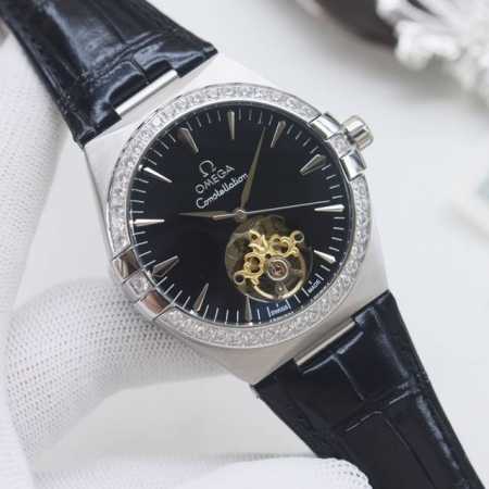 白钻 金钻 品牌：欧米茄-Omega类型：男士腕表壳套：顶级版316精钢L表带：进口小牛皮表带机芯：全自动机械机芯镜面：矿物质防刮镜面玻璃尺寸：直径42Mm厚1 - 点击图像关闭