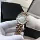 Armani 阿玛尼镶钻钢带女士手表型号Ar1 9玫瑰金钢带石英表，表盘直径32Mm 316精钢表带，白色贝母表盘，有光的时候是彩色的，矿物质玻璃镜面，施华洛世