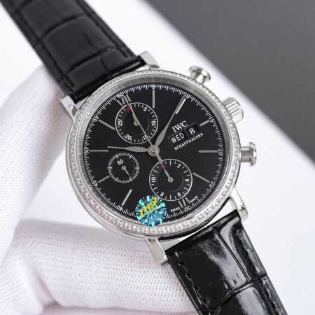 白壳，金壳 Tw倾情演绎 Iwc万国波涛菲诺计时腕表 腕表尺寸42Mmx13.5Mm。完美同步正品，表壳以精钢材质打造，通过细致的抛光打磨之后呈现出细腻光泽，镶 - 点击图像关闭