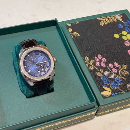 钢带 皮带 古驰gucci Dive系列经典款专柜同步上新彩色面非常时髦百搭的款式哦精钢材质表头很有分量男女均可佩戴直径：40Mm - 点击图像关闭