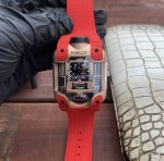 Hublot 宇舶表重磅推出Mp-10线性陀转动系统腕表，这枚腕表的设计巅峰之作，制表业界中堪称不明飞行物 Ufo 的杰作，打破常规视角，戴出时间掌控力 未来感