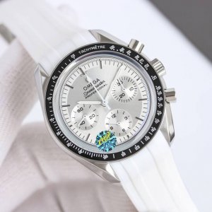 统一价 全新Omega欧米茄登月超霸310.63.4 .02 1 专业月球表 超霸故事的核心是被阿姆斯特朗带上了月球 手表被留在了太空舱里 表壳材质为进口316