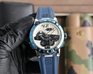 雅典-Ulysse Nardin巅峰热卖 精选男士腕表 直径44Mm厚15Mm 进口原装天津机械机芯 强化水晶玻璃镜面 316L不锈钢表壳 天然橡胶表带 原装折