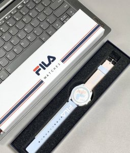 Fila斐乐 正品 正品 正品 摊牌了！这才是Npy会心动的礼物～斐乐设计师出来挨夸 不得不说尊嘟好会设计啊 奶呼呼的多巴胺配色 显得整个人都有活力了 而且硅胶