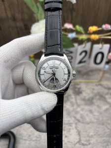 江诗丹顿伍陆之型 Fiftysix全日历系列4000E 000A-B548 B439 B438 B065，规格：40Mm×11.6Mm，搭载全新研发2460 Q