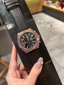 品牌：卡西欧，类型：新款6针；机芯：石英机芯 ，镜面：顶级金钢镀膜防刮镜面 ，小牛皮表带：尺寸：直径42Mm厚度13Mm。