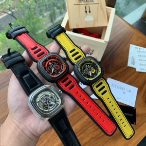 支持香港、美国直邮 原单七个星期五seven Friday这个瑞士工业风表款的代表就不过多介绍了，硬汉必备、也是不少欧洲男士成人礼。第一波分到的数量每个色很少，