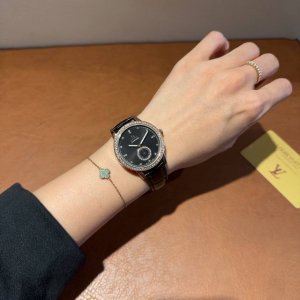 Omega Omega 欧米茄 美到眼球 美到心里头了 年度最佳女款 尺寸 37.5Mm 厚度 13Mm很多美女客户都觉得很赞 材料都是百里挑一的 即将成为主打