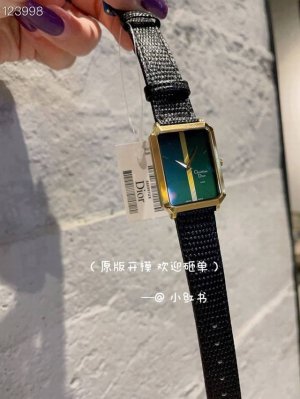 接受砸单 迪奥 Dior 经典Malice系列款，非常罕见的一款中古手表，316精钢材质，经典罗马刻度简约时尚国际范，日本进口石英机芯，表扣施华洛世奇水晶镶石，