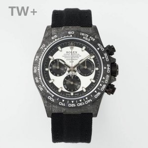 Tw+厂 Rolex宇宙计时迪通拿系列之碳纤维定制版，腕表不仅佩戴轻便，外表坚硬。且每一只腕表都拥有独一无二的碳纤花纹材质。 表壳 腕表尺寸40X12.4吻合原