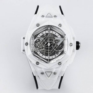 顶级复刻 黑 白 绿壳 Ol 恒宝 Hublot 宇舶表 Hb3 Big Bang Sang Bleu Ⅱ 刺青第二代腕表。运用立体几何图形，巧妙的构思，呈现出