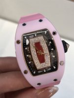 明星网红款理查德米勒Rm07-01 DDD 1表壳：采用与原版一致Zta白色黑色陶瓷表壳。 DDD 2机芯：独家定制机芯 还原 DDD 3表径：还原45.66X