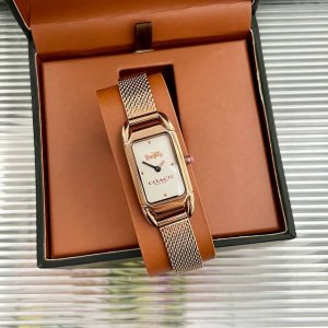 独家原单 Coach 蔻驰Cadie小方糖，轻奢配色，石英钢带手表女表，表盘经典马车标识，复古马鞍型方盘，简约时尚，高级优雅，型号：14504085。尺寸：17