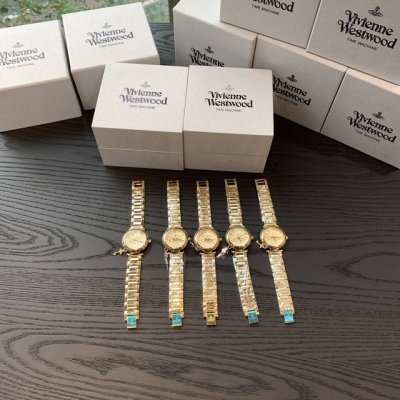 Vivienne Westwood西太后小金表 Vivienne Westwood就是这样 喜欢在不经意间带给人惊喜 相信细心的你 一定可以发现西太后的小巧思