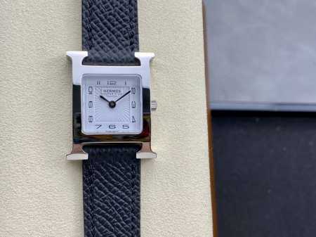 Bv Factory 爱马仕heure H系列21Mm 1996年设计师philippe Mouquet推动下诞生、是爱马仕历久弥的新的恒久标记 1表壳尺寸：2 - 点击图像关闭