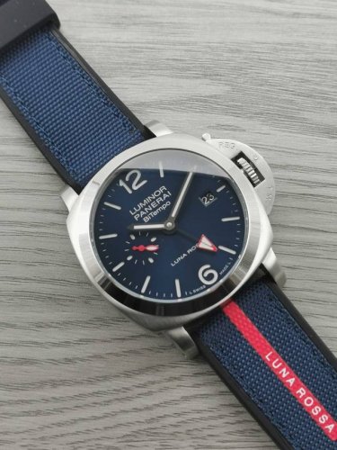 沛纳海--Panerai 系列 ：Luminor Pam01404 类型：男士顶级腕表 机芯：全自动机械机芯 表壳：316L精钢表壳 镜面：矿物强化玻璃 皮带：