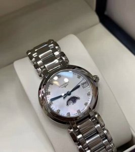 Longines浪琴 心月系列 石英机芯 月相镶钻 女表 瑞表 30.5Mm 贝母色表盘 精钢表壳 精钢表带