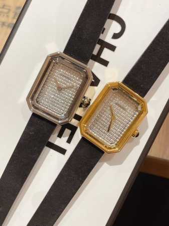 金色 钻50 V2版本，细节全面升级香奈儿 Chanel Première Velours 系列-编号h6125-腕表。表盘上没有秒针，没有数字，也没有时标，令 - 点击图像关闭