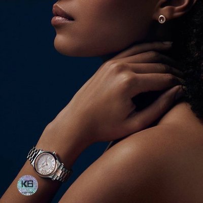 肖邦快乐钻 钻石与精结钢合 表链柔顺自如，全Cnc雕刻打磨工艺，全菱角抛光处理，淋漓精致诠释Happy Diamonds系列产品。戴上非常舒适贴手。夏天必备！