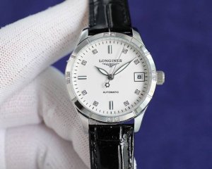 白 -金 最新力荐2024浪琴女款，小红书爆款，女装腕表，青春年华，可以搭配更多颜色皮带 镜面：蓝宝石水晶玻璃-防刮 材质：采用316精钢表壳 动力：储存48小