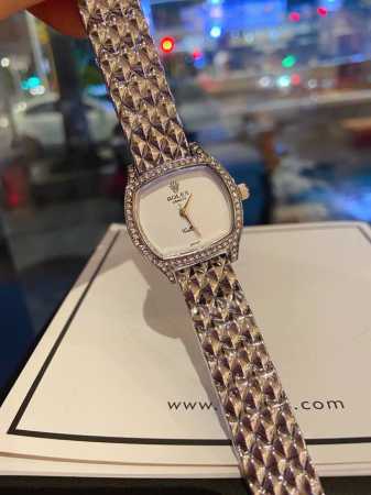 低调奢华劳力士rolex 1970’S古董表，劳家小方表 瑞士石英机芯，合金材质与白金电镀，整体质感和气质都变了，精致感upup搭配小巧壳形，上手效果完美！尺寸 - 点击图像关闭