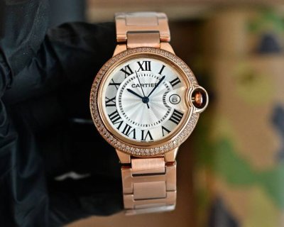 卡地亚 Cartier 进口石英机芯拱形蓝光玻璃28Mm 36Mm 42Mm 都市白领的商务品位