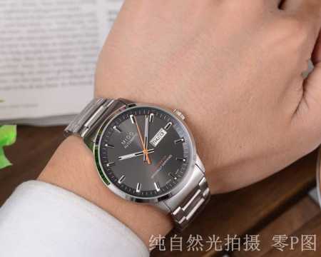 白 金 美度男士款腕表，采用316精钢A级制作工艺壳套 系列：指挥官系列 材质：316精钢 玻璃：高级镀膜玻璃 机芯：高级全自动2813机芯 尺寸：直径40 厚 - 点击图像关闭