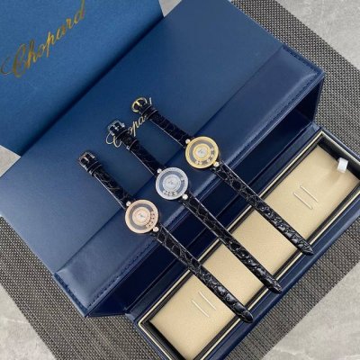 萧邦-Chopard快乐钻 有金有钻寓意有进有钻 happy Diamonds系列 快乐钻圆形腕表26尺寸 鳄鱼皮表带 3款可以选 最推荐玫瑰金款式 上手很显白