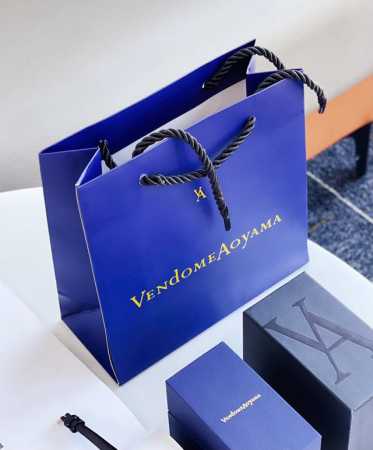 最受年轻人喜欢的著名轻奢珠宝年轻品牌vendomeaoyama。只有不断创新、不断去突破才会有新的美感～ 这款石英女款手表专为优雅女性精心打造的清新脱俗经典款式 - 点击图像关闭