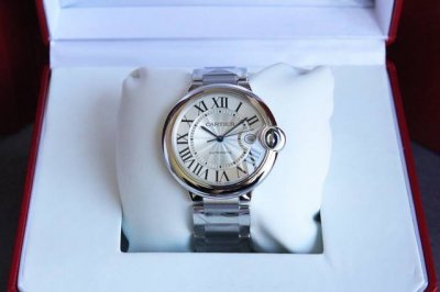 实拍 卡地亚蓝气球 Cartier Ballonbleu 原版开模 顶级 同步 类型：顶奢级男士自动机械腕表 镜面：镀膜镜面 指针：时，分，秒 表面：扭索纹银白