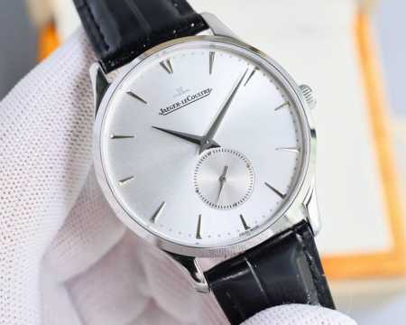 白 -金 新品积家大师系列1218420，传统与现代的和谐乐章。Master Ultra Thin 超薄大师系列小秒针腕表精钢款搭 直径 39 毫米 ，内载89 - 点击图像关闭